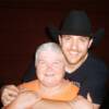 Chris Young & Edna (Pic #3)